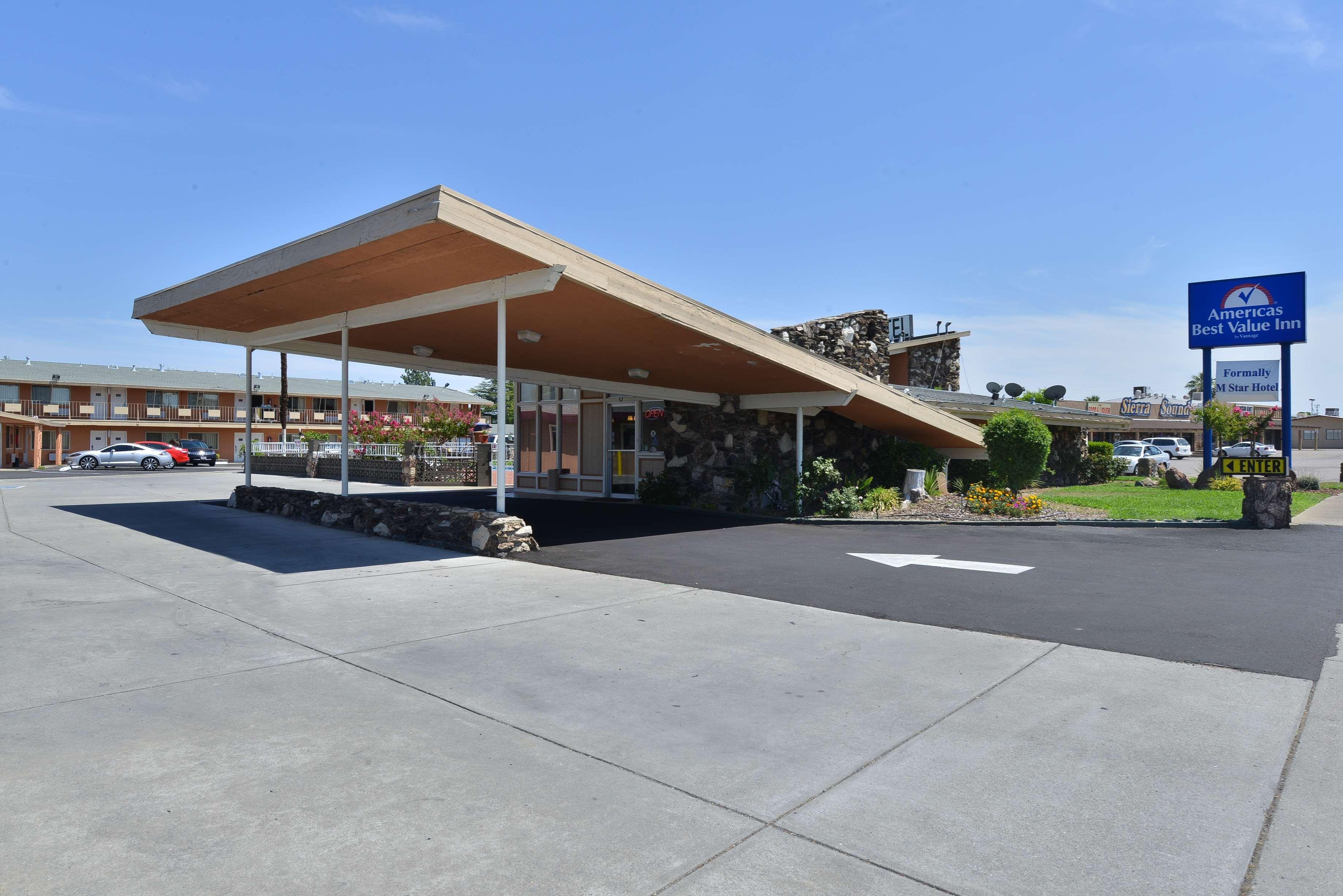 Hotel Dan Inn Barretos By Nacional Inn Exterior foto