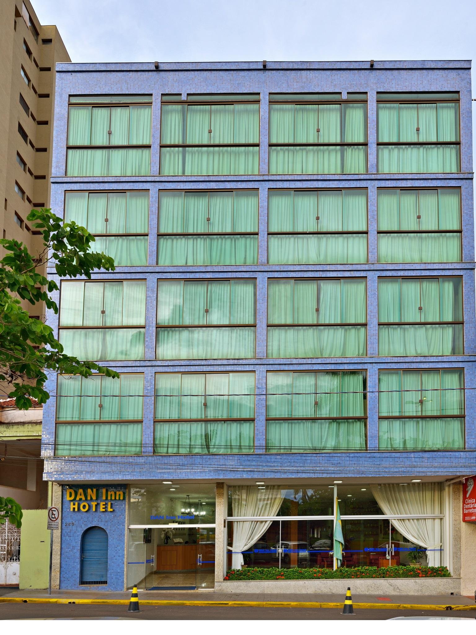 Hotel Dan Inn Barretos By Nacional Inn Exterior foto