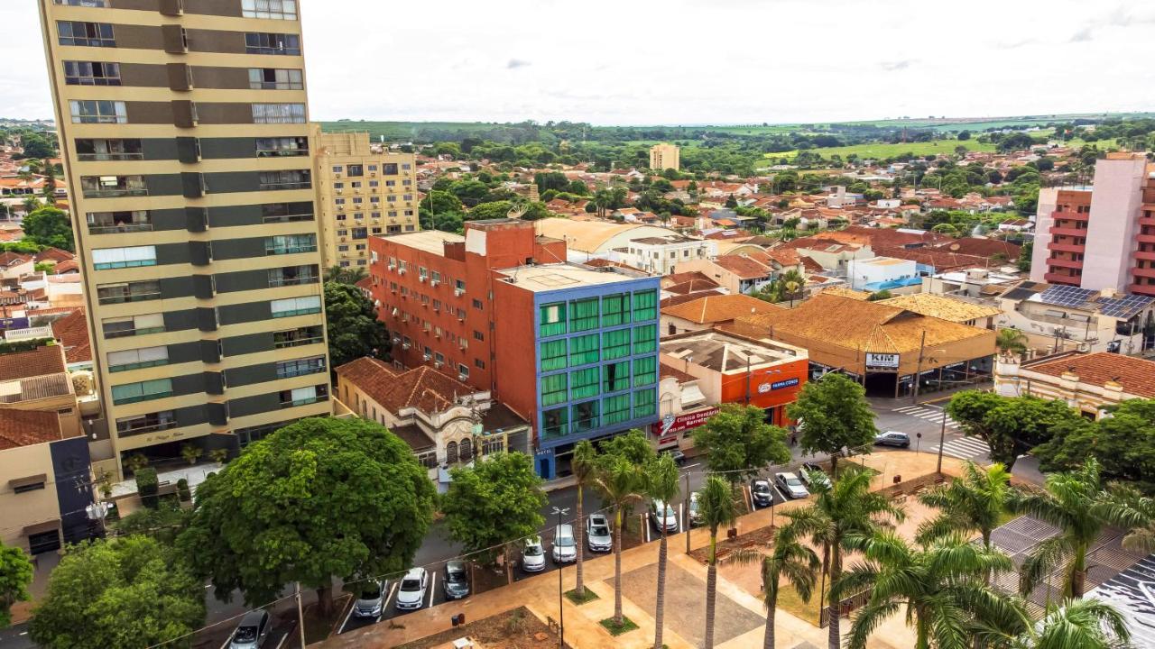 Hotel Dan Inn Barretos By Nacional Inn Exterior foto