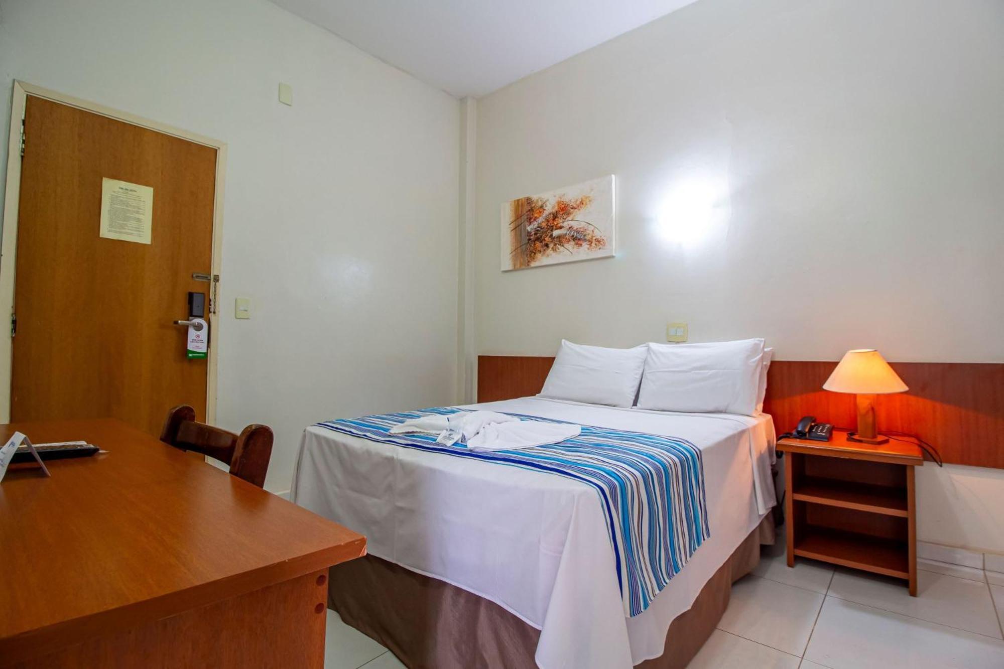 Hotel Dan Inn Barretos By Nacional Inn Exterior foto
