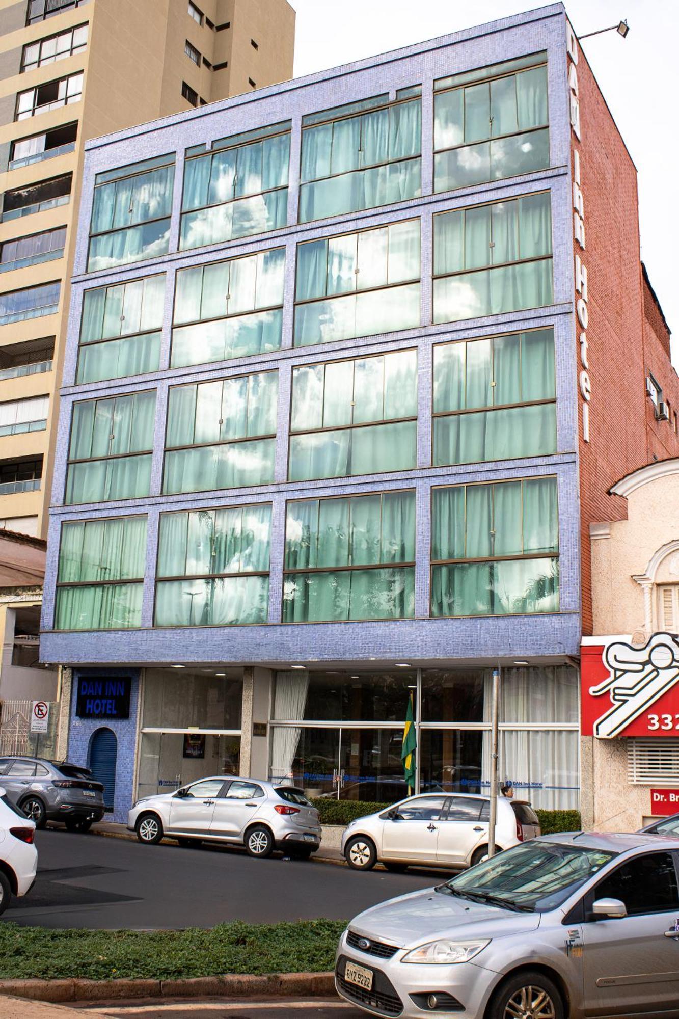 Hotel Dan Inn Barretos By Nacional Inn Exterior foto