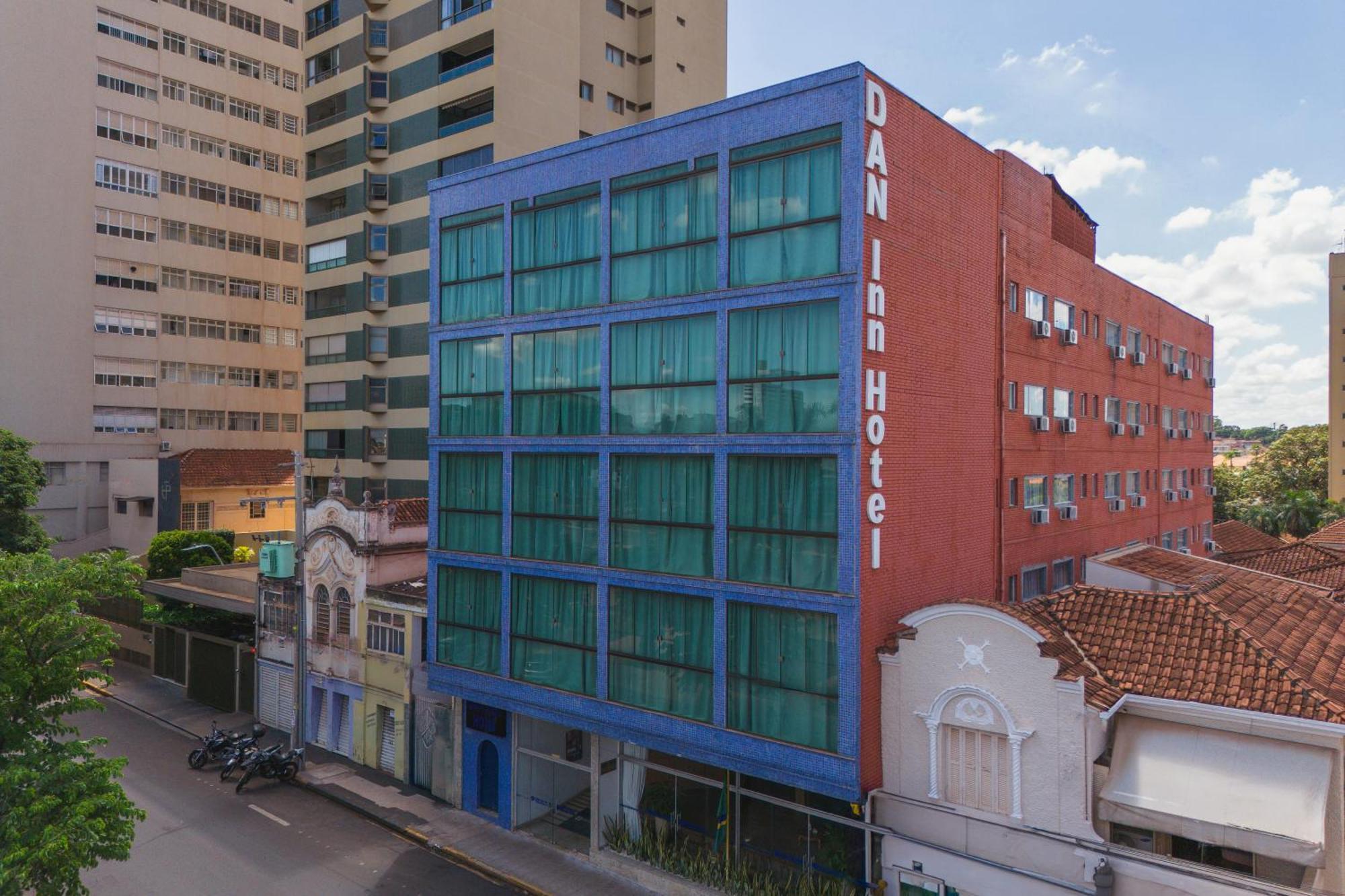 Hotel Dan Inn Barretos By Nacional Inn Exterior foto